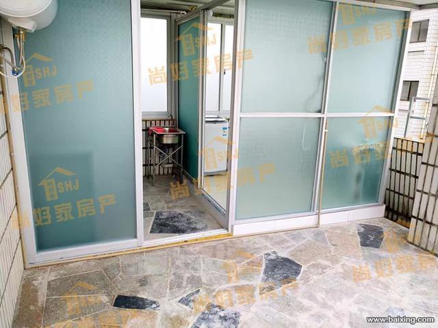 学府路崇福路交叉口新装修有单间两房三房带家具家电出